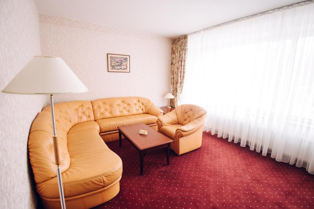 Evropa Hotel Magnitogorsk Ngoại thất bức ảnh